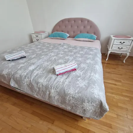 Dreams In Apartment *